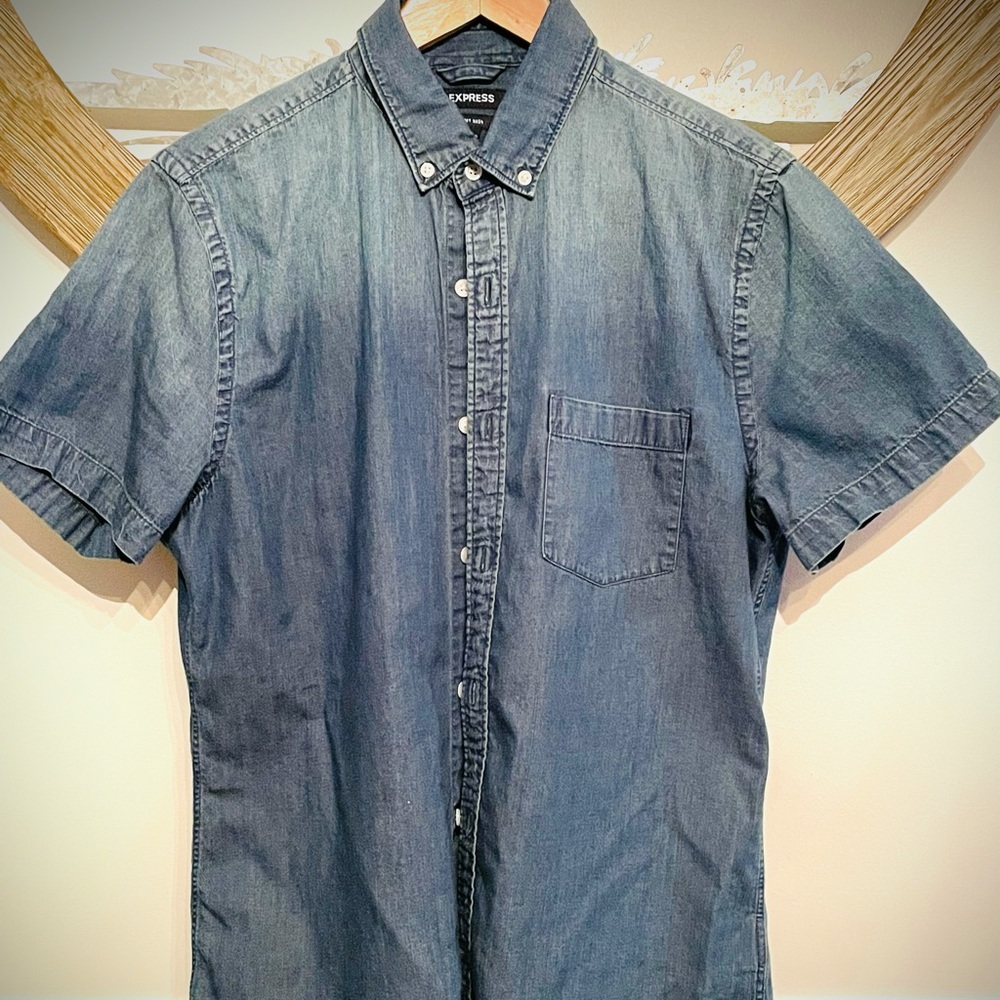 Mens Medium Denim Express button up short sleeve